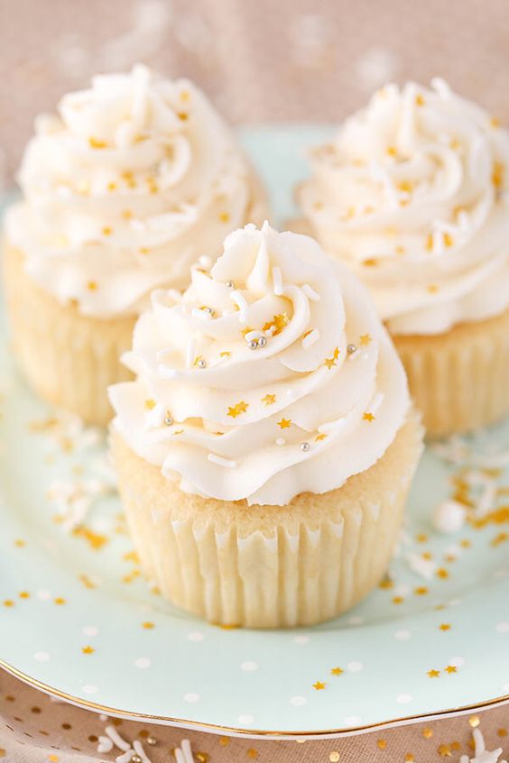 300 chén giấy cupcake trắng số 12 ( 12 cm x 3.8 cm ) hàng Nhập