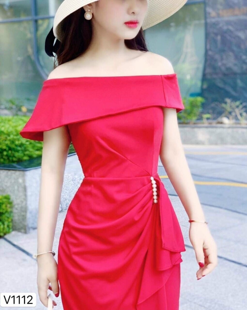 Đầm nữ body xẻ tà trễ vai đính cườm siêu đẹp thời trang nữ linh lan dc65