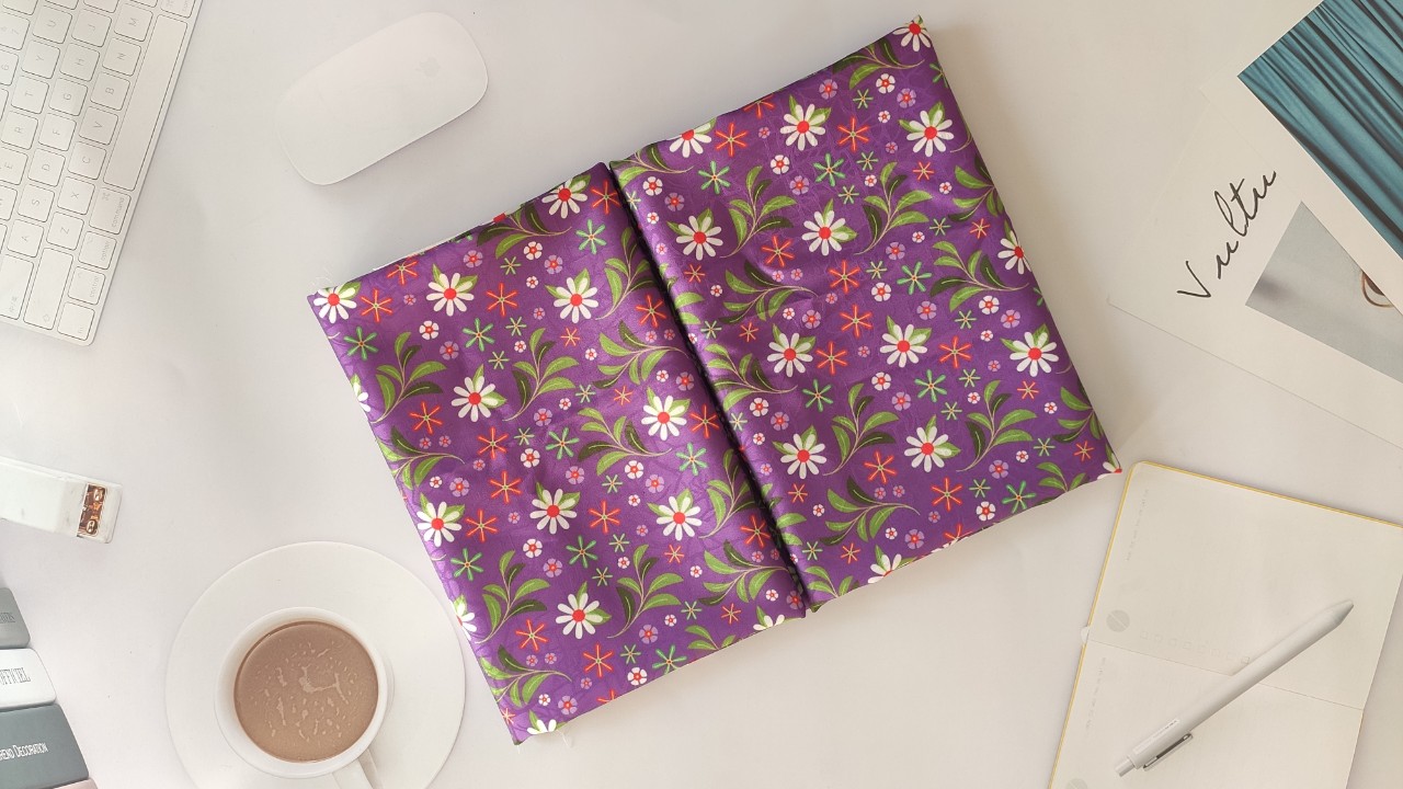 Vải áo dài cao cấp hoạ tiết hoa nhí đều - lụa Đông Hưng/ Phi Yến