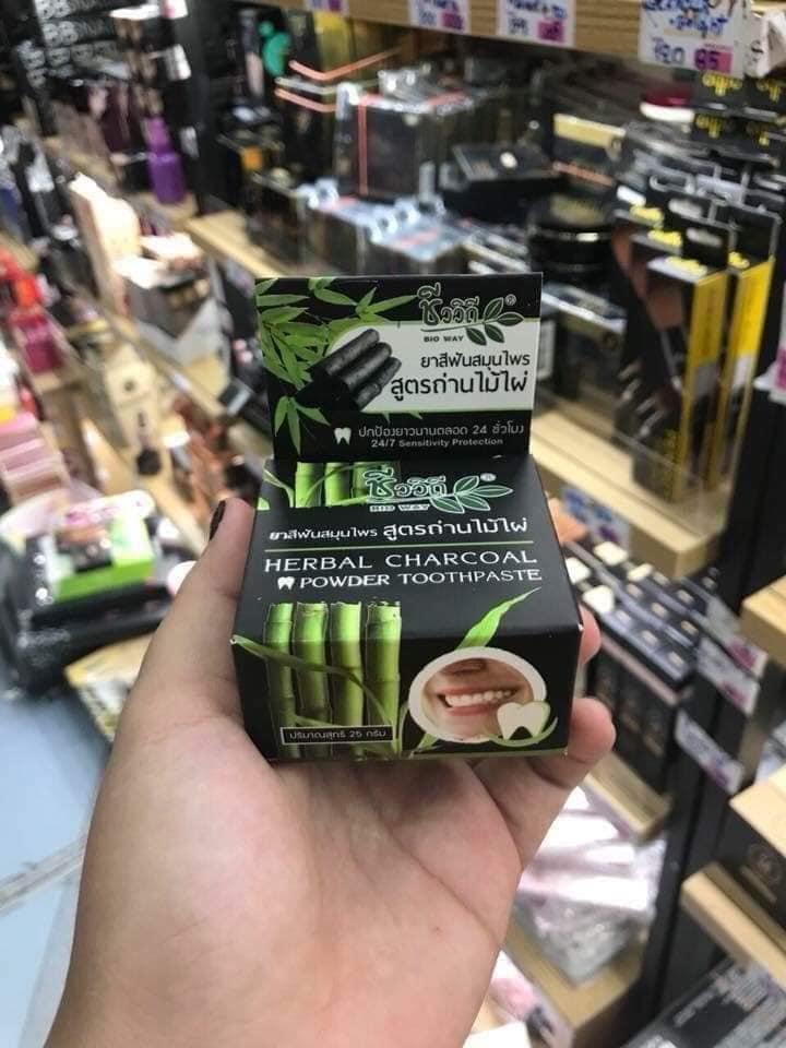 Than tre trắng răng HERBAL CHARCOAL Thái Lan