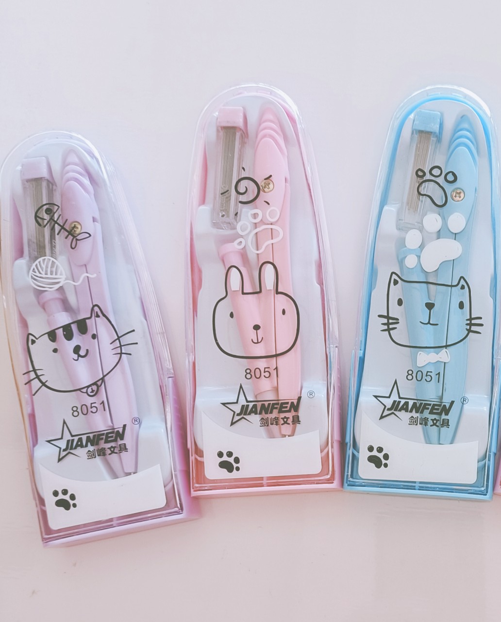 BỘ COMPA CHÌ BẤM KÈM HỘP NGÒI CHẤT LƯỢNG CAO DÀNH CHO HỌC SINH _MIKA MIKA