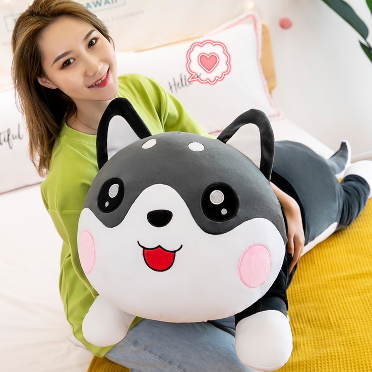 Gấu bông chó husky đen gối ôm dài mặc áo sang trọng