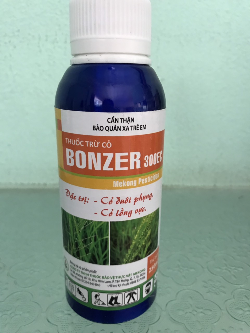 Thuốc trừ cỏ đuôi phụng, cỏ lồng vực BONZER 300EC/250ML