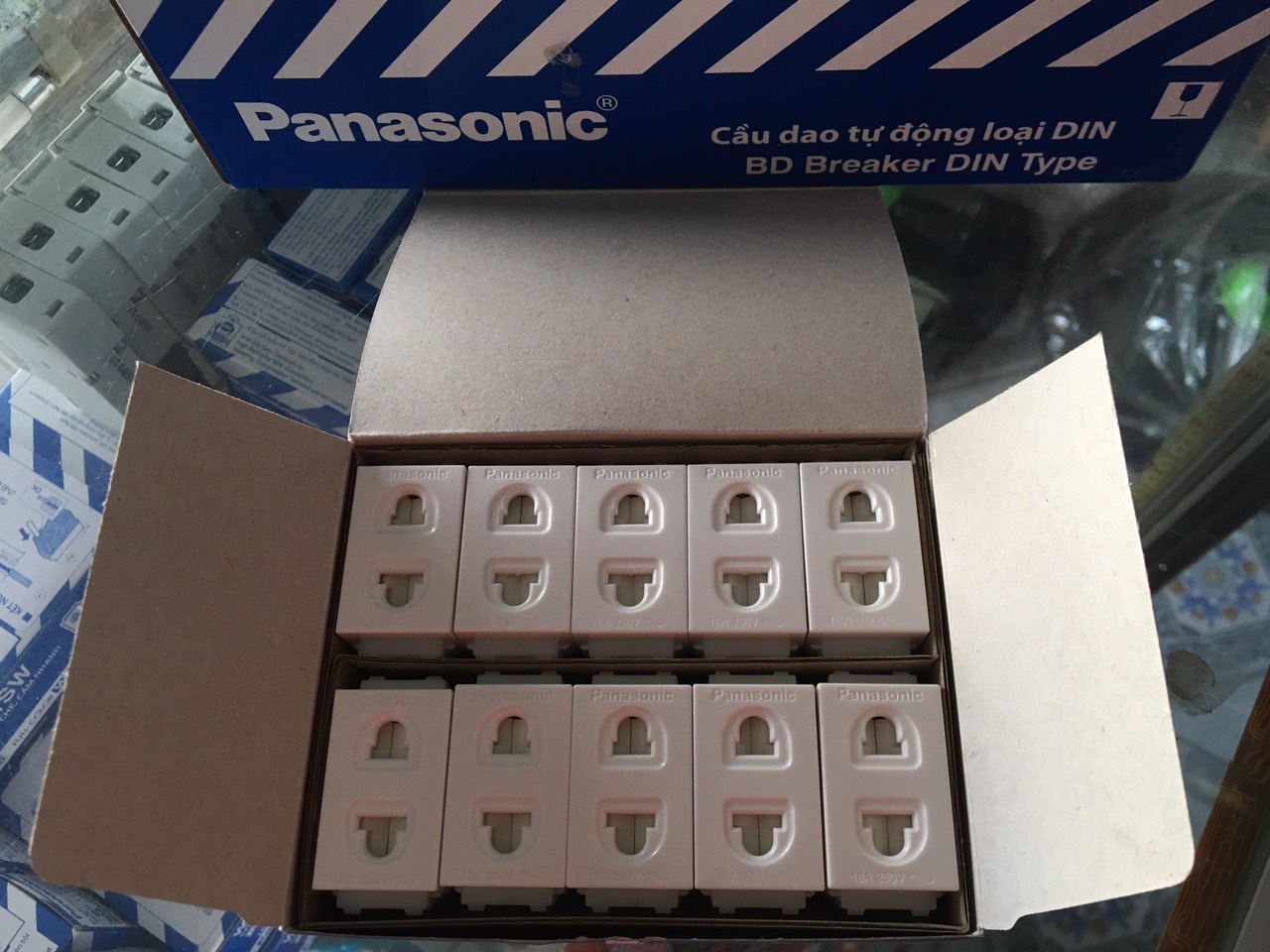 10 Ổ CẮM PANASONIC DÒNG WIDE  LOẠI LỚN