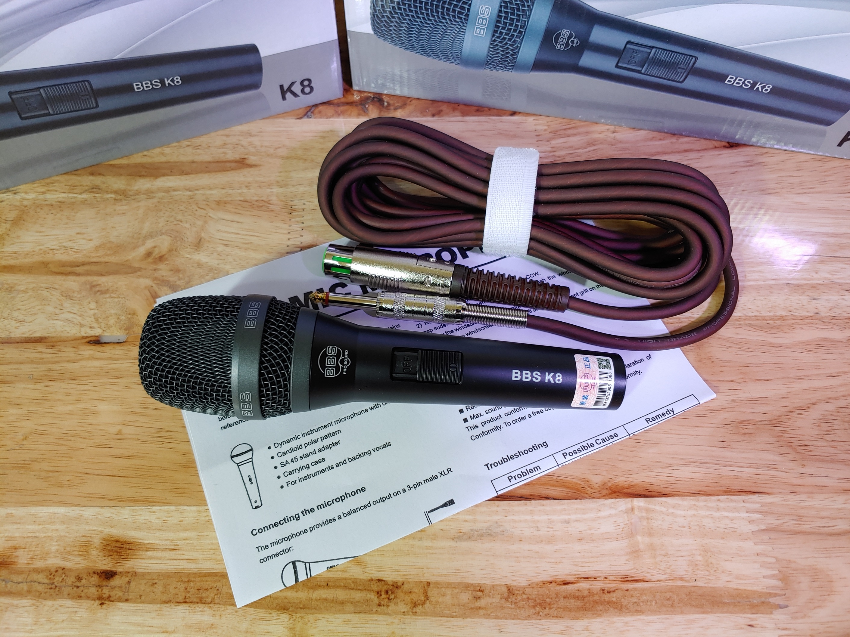 Micro hát karaoke có dây BBS K8 mới