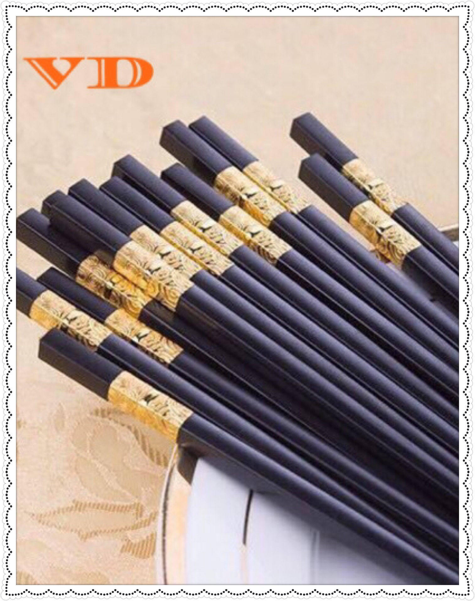 Hàng mới về Bộ 10 Đôi Đũa Ăn Hợp Kim Đầu Mạ Vàng Sang Trọng Hàn Quốc Cao Cấp- Đũa Kháng Khuẩn Đẳng Cấp- Sang Trọng- Độ Bền Cao- Chống Trơn- Chống Trượt- Chống Mốc- Bền Mầu- Chống BongTróc Và Ăn Mòn - Bảo Hành 1 đổi 1 tại VanDongTS Shop