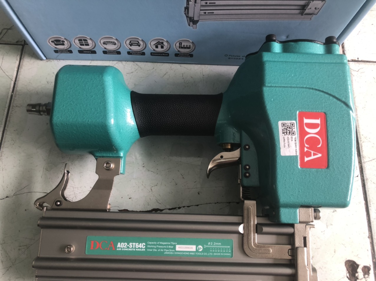 Súng bắn đinh bê tông dùng hơi dca A02 -ST64 sản phẩm tốt với chất lượng độ bền cao và được cam kết sản phẩm y như hình