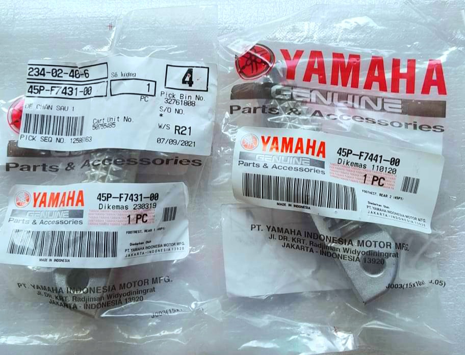 Gác chân nhôm sau xe Yamaha R15v3 chính hãng