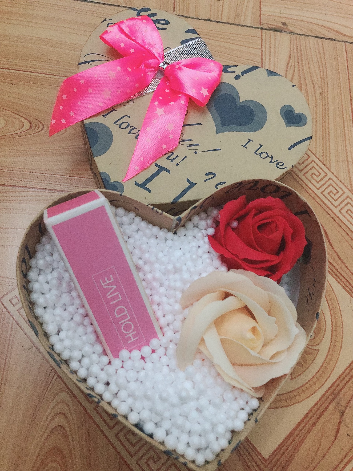 Quà tặng bạn gái - son handmade- màu đỏ chery