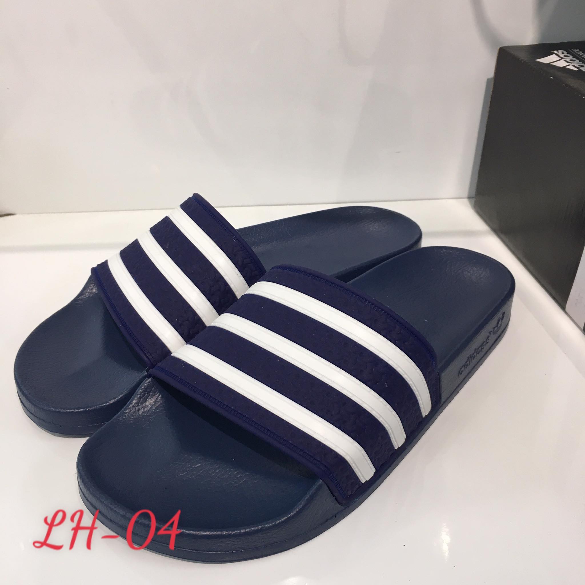 DÉP BÁNH MÌ XANH TRẮNG