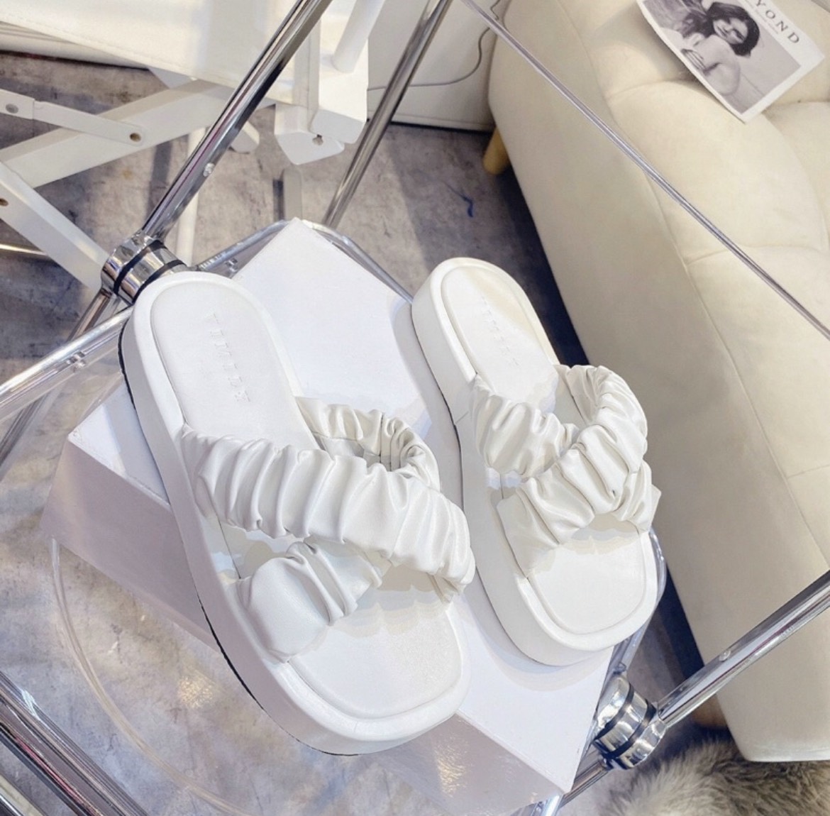 Dép nữ độn đế dây chéo nhún mềm cực xinh mẫu mới siêu hot