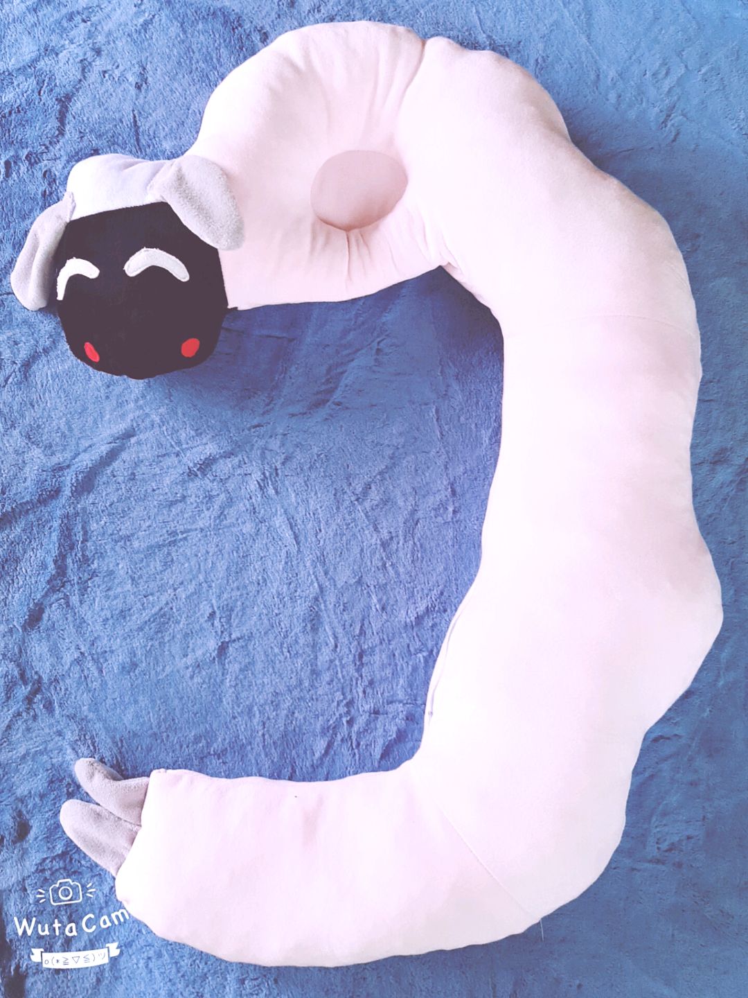 Gối cừu đa năng chữ c ngược cho bé