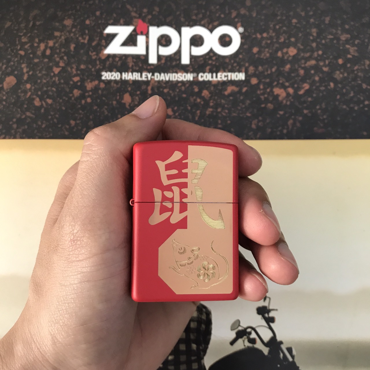 Bật lửa Zippo Linh vật 12 con giáp 2020 - Chuột (made in USA) tem đỏ, chính hãng Mỹ - Manmate (không bao gồm xăng)