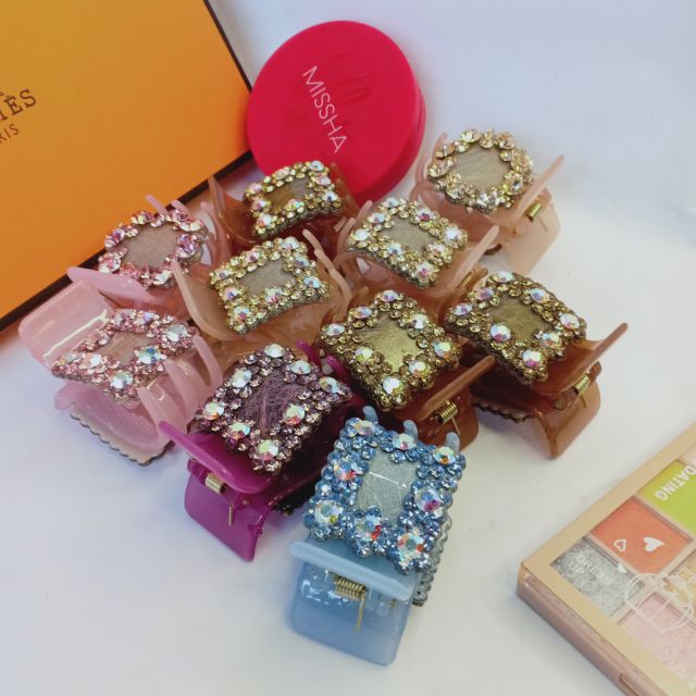 Kẹp Càng Cua Đá Pha Lê Siêu Sang Chảnh