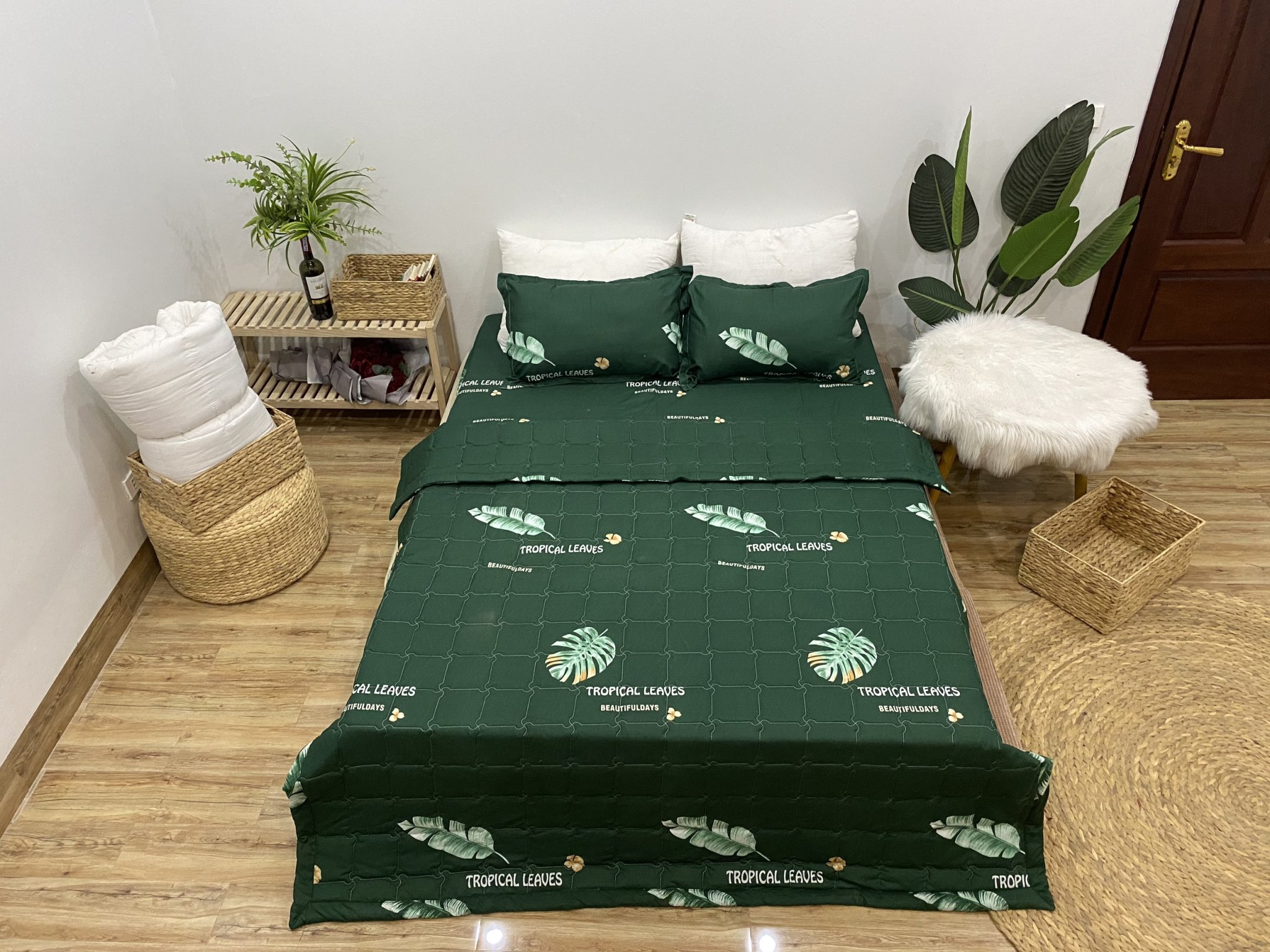 Bộ chăn hè 5 món mẫu lá chuối xanh mã CHM32 ( gồm 1 ga + 1 chăn hè chần bông + 2 vỏ gối + 1 vỏ gối ôm )