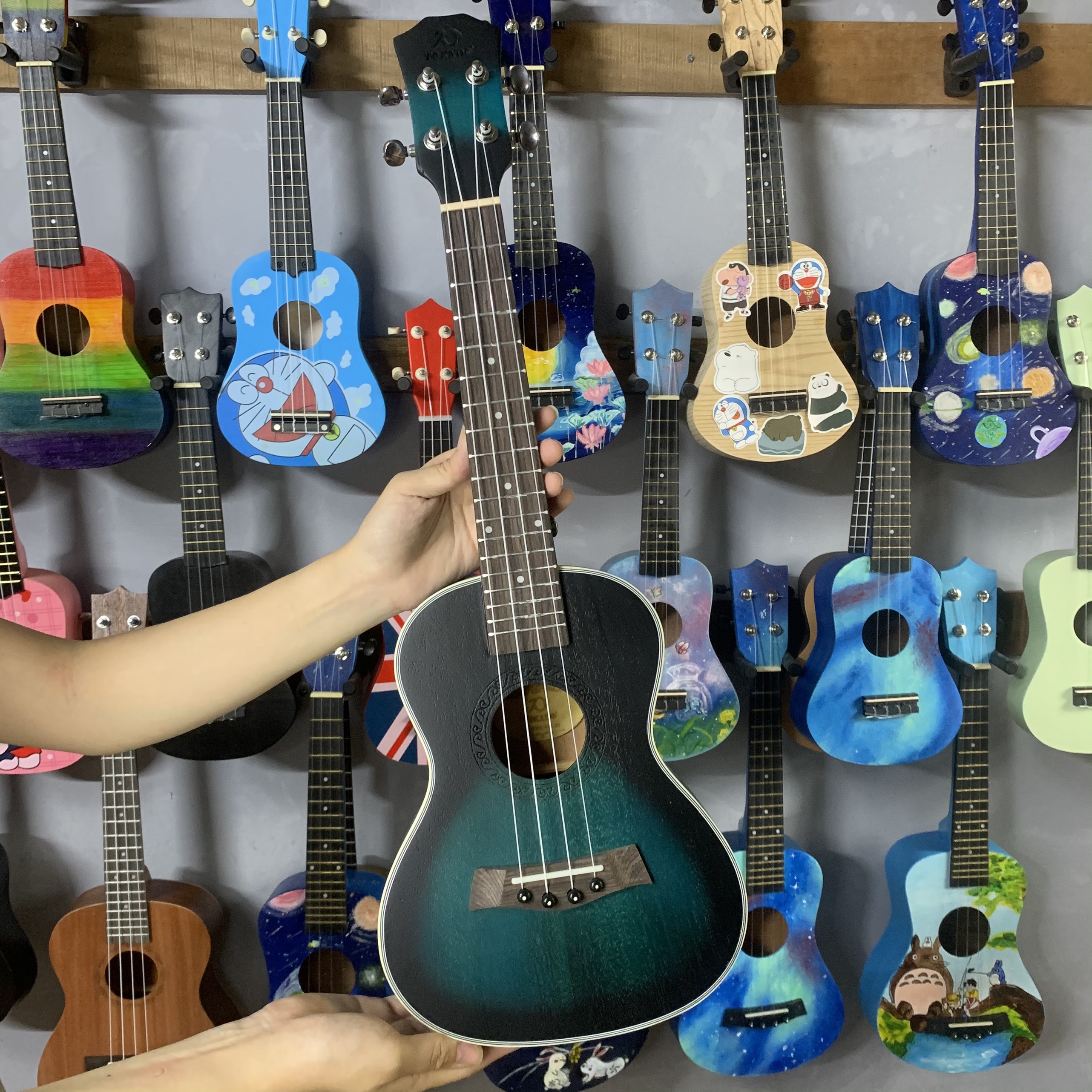 Đàn ukulele concert 23' tokado t14