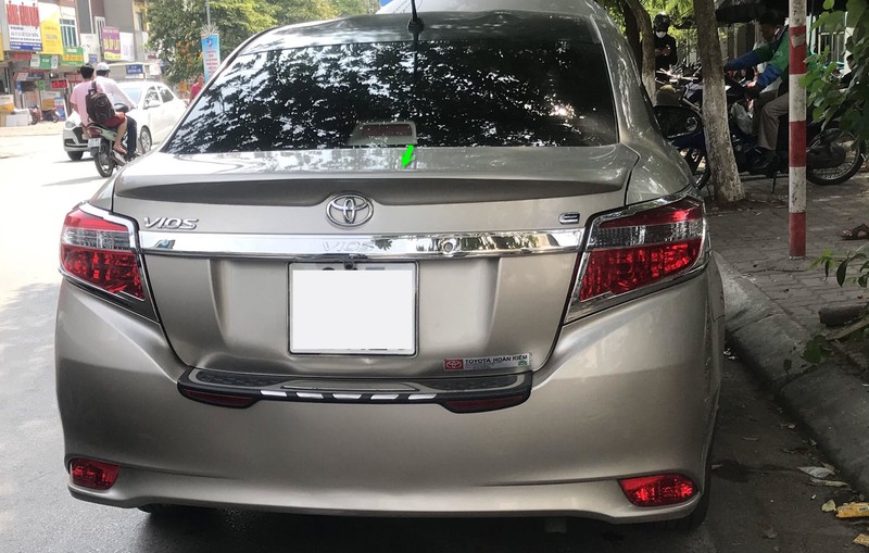 Đuôi gió liền cốp Vios 2014-2017 tặng băng dính 2 mặt