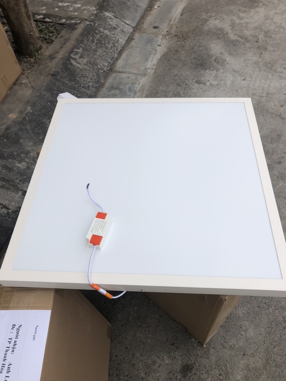 Đèn led panel 600×600 48w ốp trần nổi ốp trần thạch cao