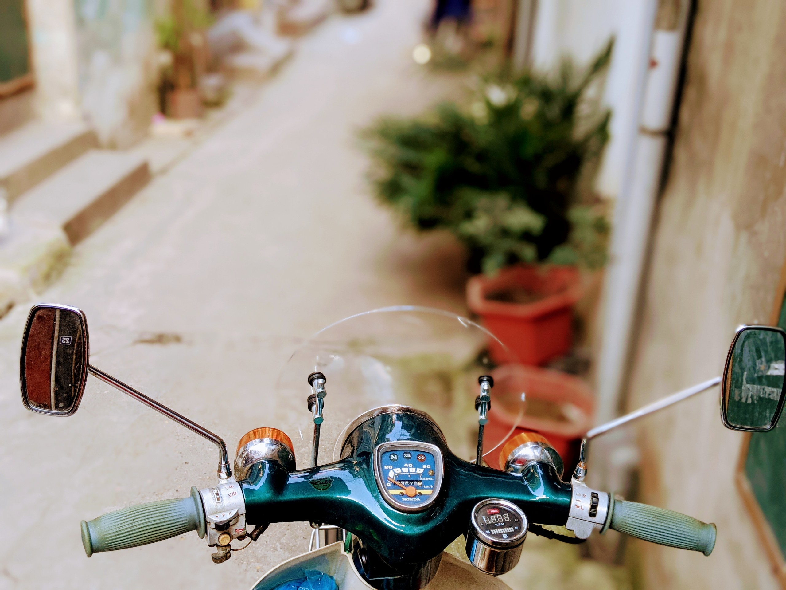 Kính chắn gió xe cub đèn tròn