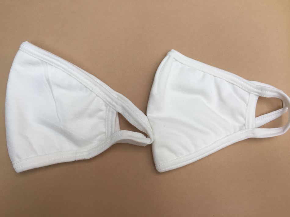 Set 2 cái khẩu trang vải 3 lớp