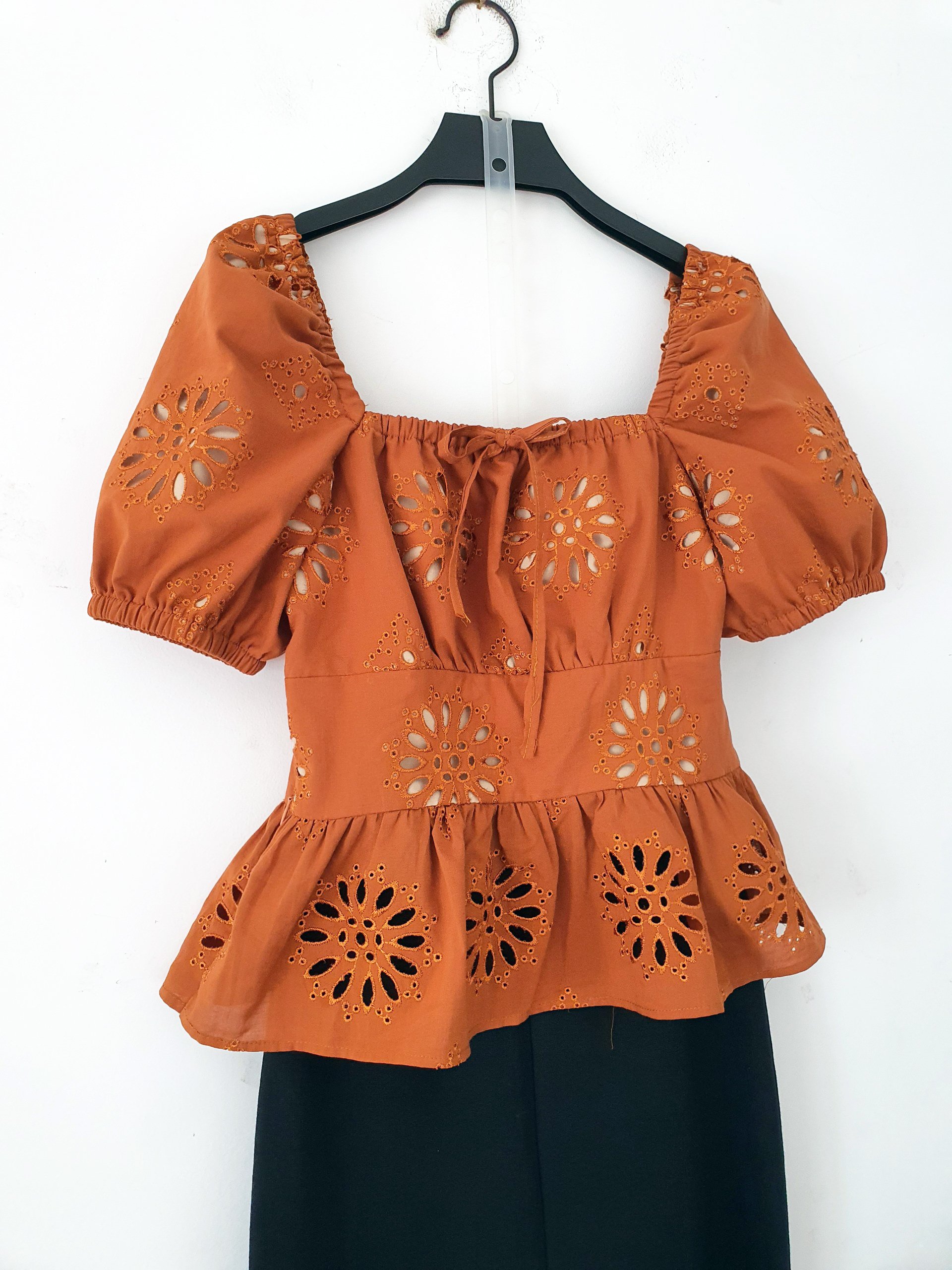 Áo peplum eyelet AfterBefore