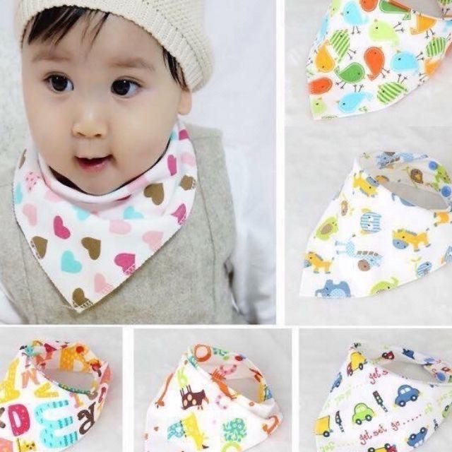 Khăn quàng cổ, khăn yếm tam giác, chất liệu cotton 2 lớp mềm mại, thấm hút tốt, có cúc bấm cho bé