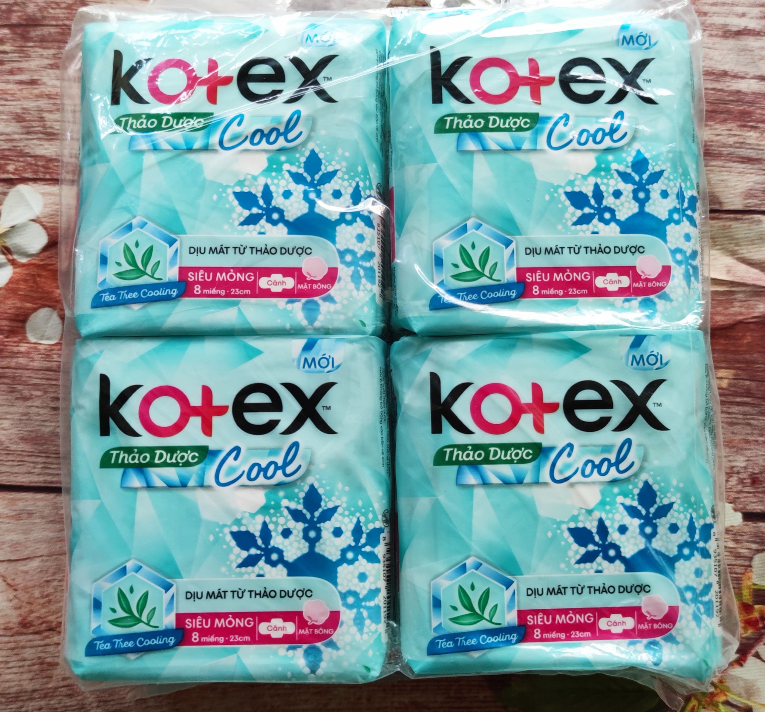 Bộ 8 gói BVS Kotex Hàng Ngày Cool Siêu Mỏng 20 miếng