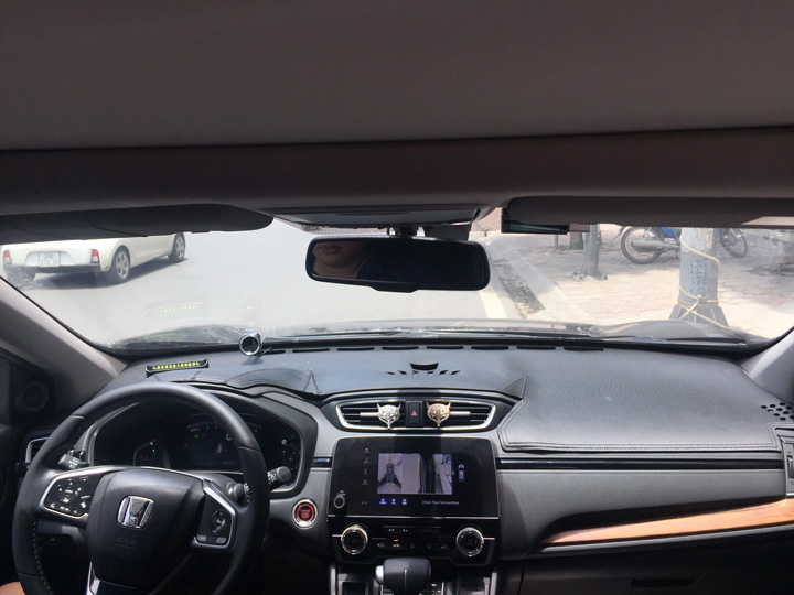 Thảm Taplo xe Honda CRV 2017-2019 chất liệu da vân Carbon cao cấp chống nắng, bảo vệ Taplo