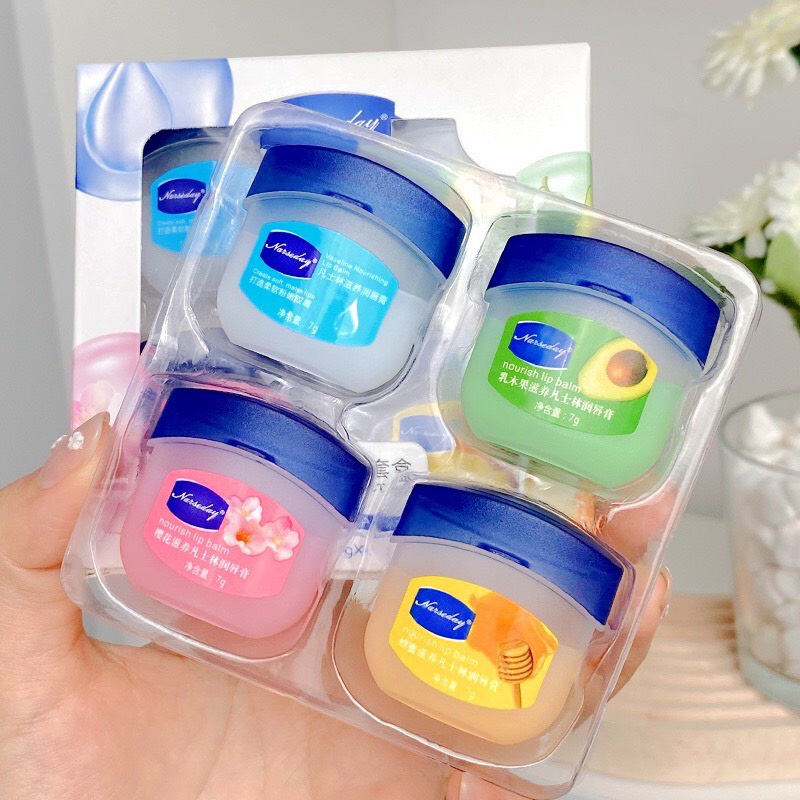 Set 4 son sáp dưỡng môi và chăm sóc da