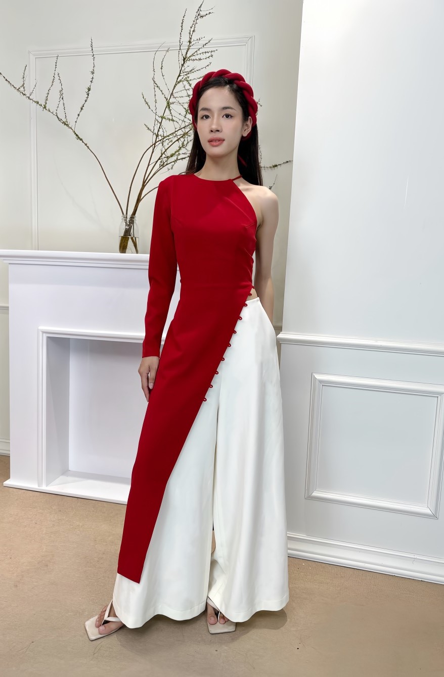 Coco sin - áo dài đỏ lệch vai