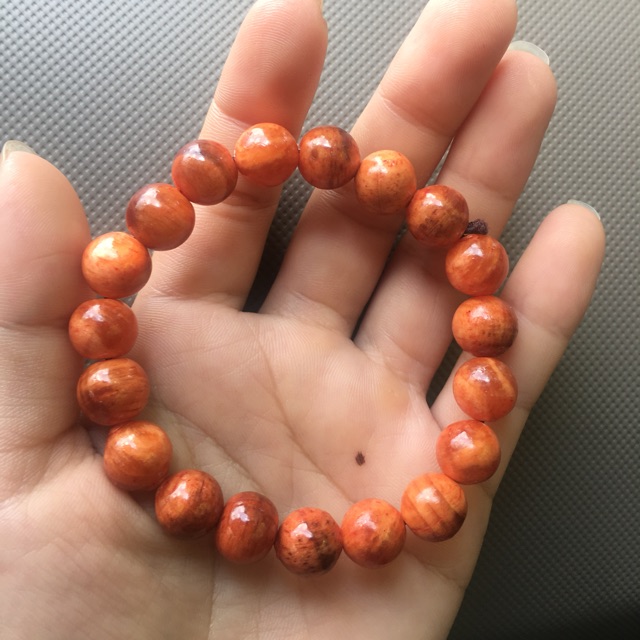 Vòng phong thủy, vòng gỗ huyết rồng thu hút may mắn, tài lộc, vòng gỗ bình an cho mọi người