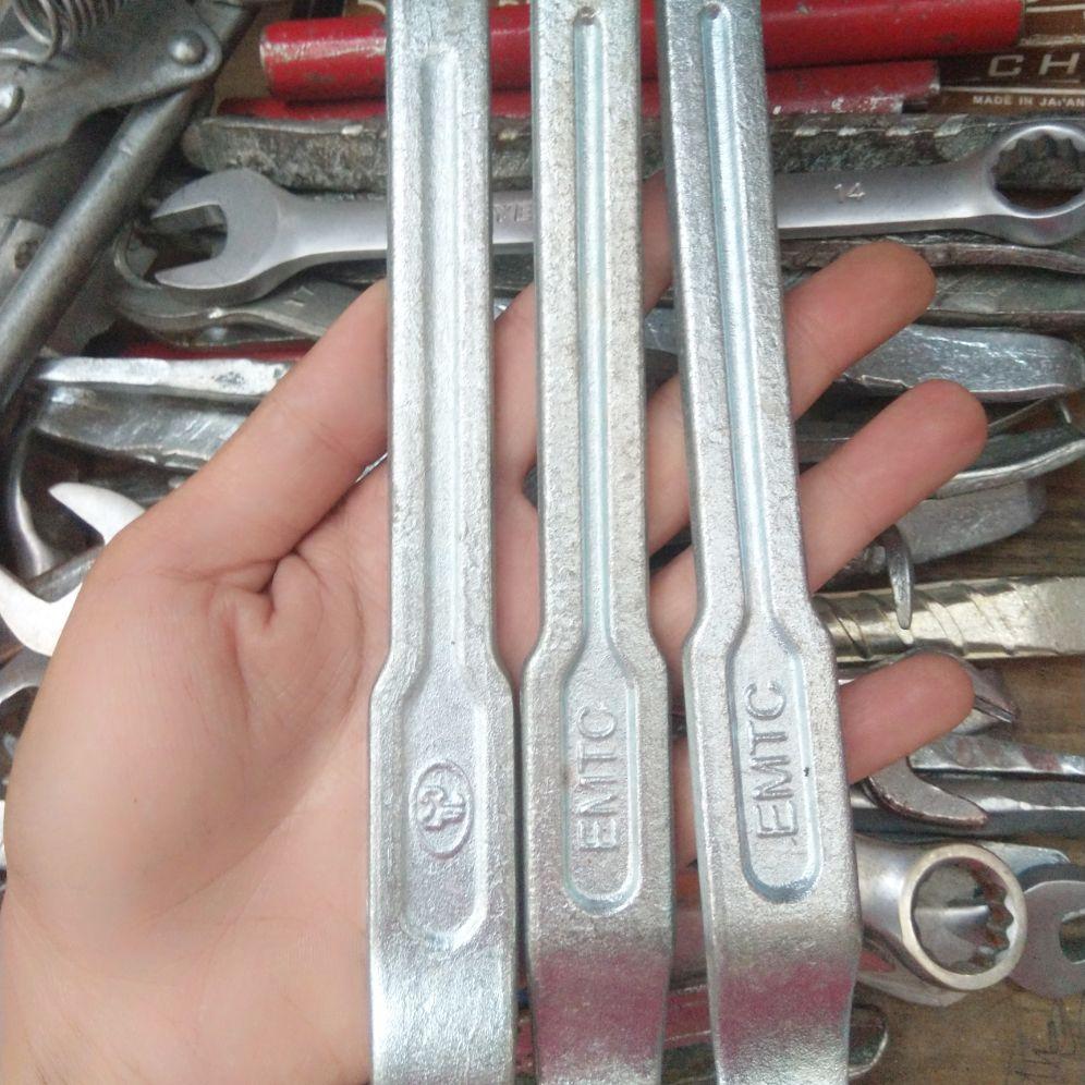 bộ móc lốp ô tô xe máy ,xe đạp hàng đúc thửa