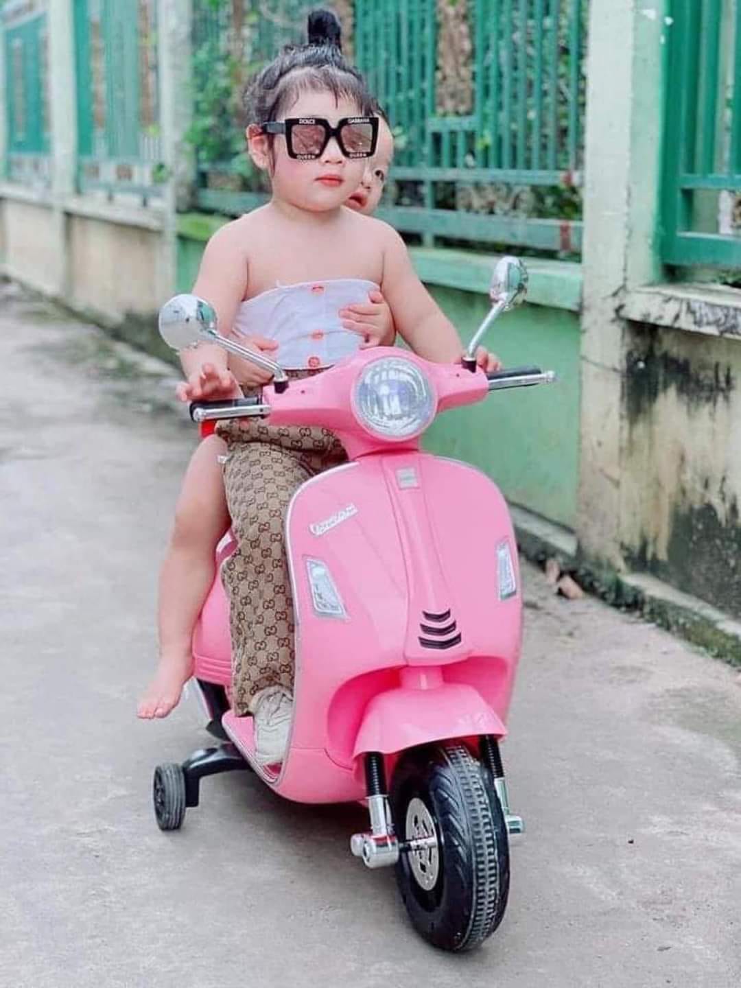 Xe máy điện trẻ em kiểu dáng Vespa TS-H6588