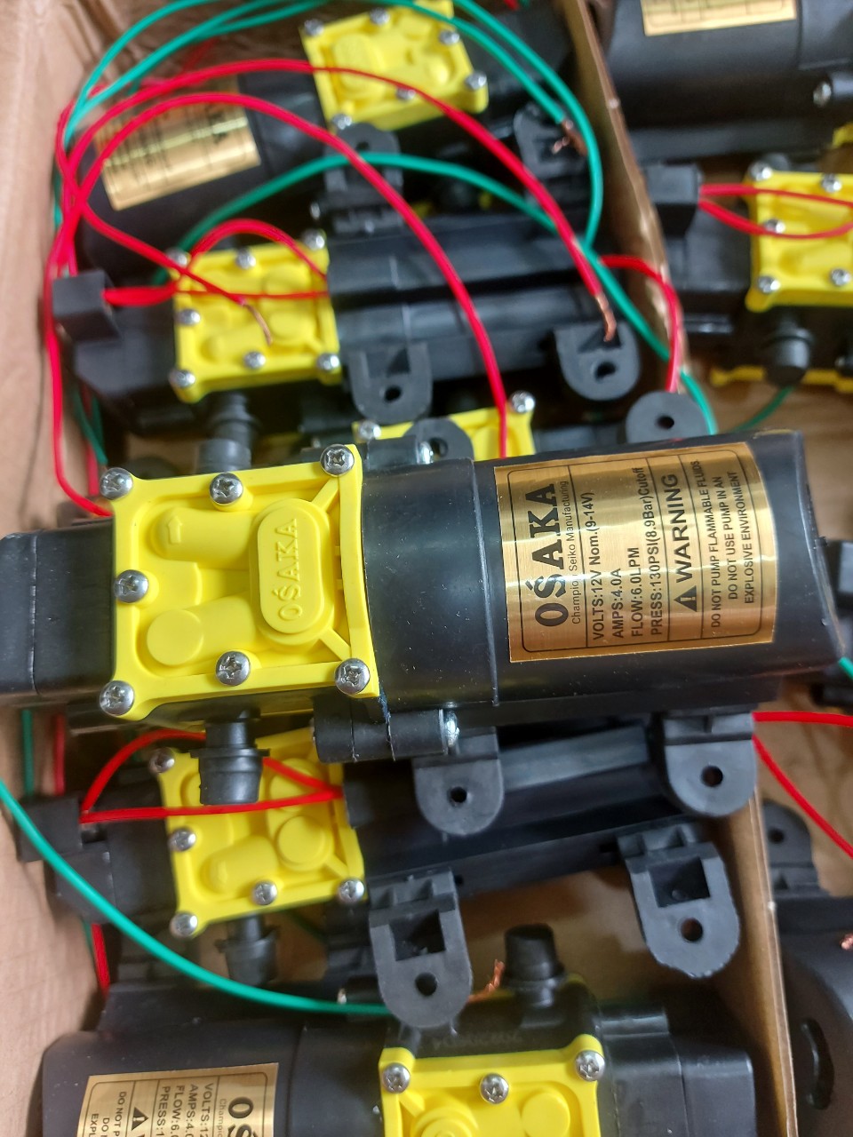 Máy bơm tăng áp MINI 12V osaka lưu lượng 5L/ phút ứng dụng rộng rải trong phun sương tưới lan rửa xe ak