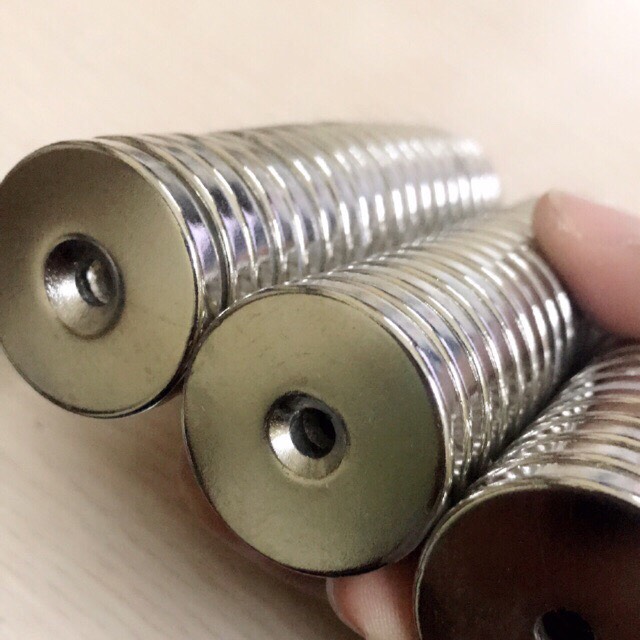 5 viên nam châm 30x5 lỗ vát 6 LOẠI GIỮ ỐC VÍT , BI SẮT