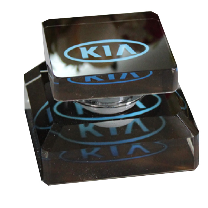 Nước hoa pha lê cao cấp logo các hãng xe ô tô, xe hơi: To.yota-Maz.da-F.ord-Ki.a-Hy.undai-Hon.da,...