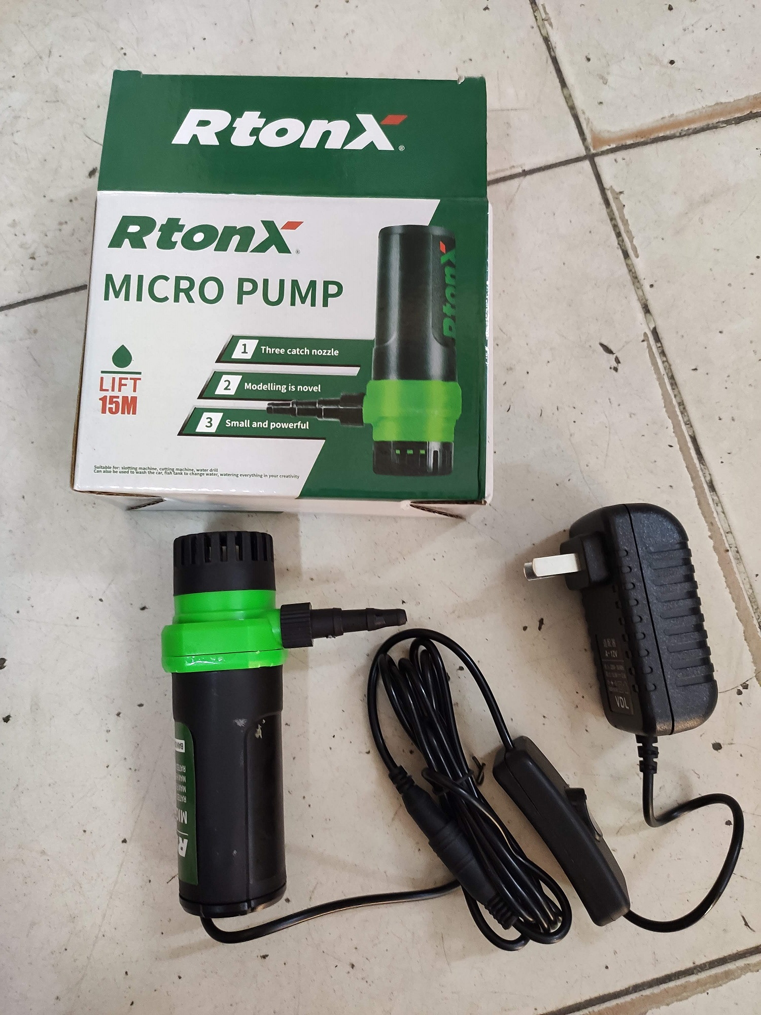 Bơm nước cho máy cắt gạch, máy cắt bê tông, cắt rãnh tường 12 vôn rtonx, 8 lít phút, độ cao bơm 15 mét, 30w.
