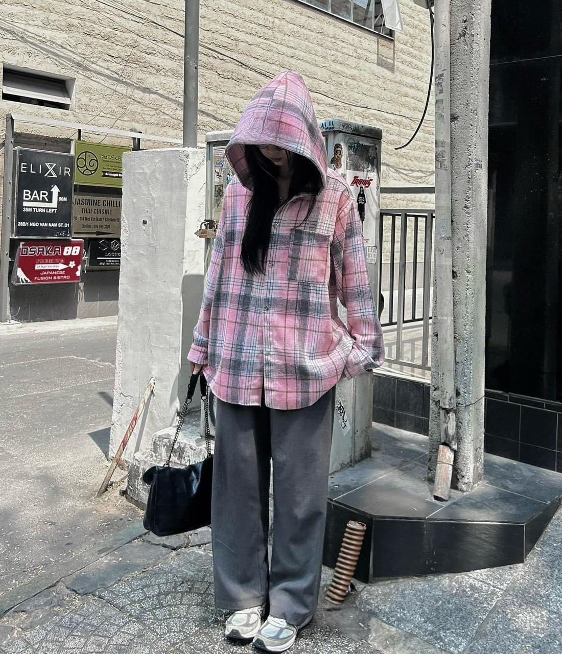 Áo khoác kẻ sọc caro FLANNEL có nón chất vải dạ sơ mi kẻ sọc hồng caro khoác ngoài nam nữ form rộng unisex