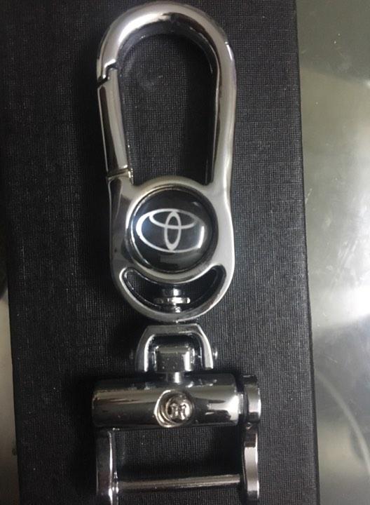 Móc chìa khóa ô tô, xe hơi logo hãng Toyota