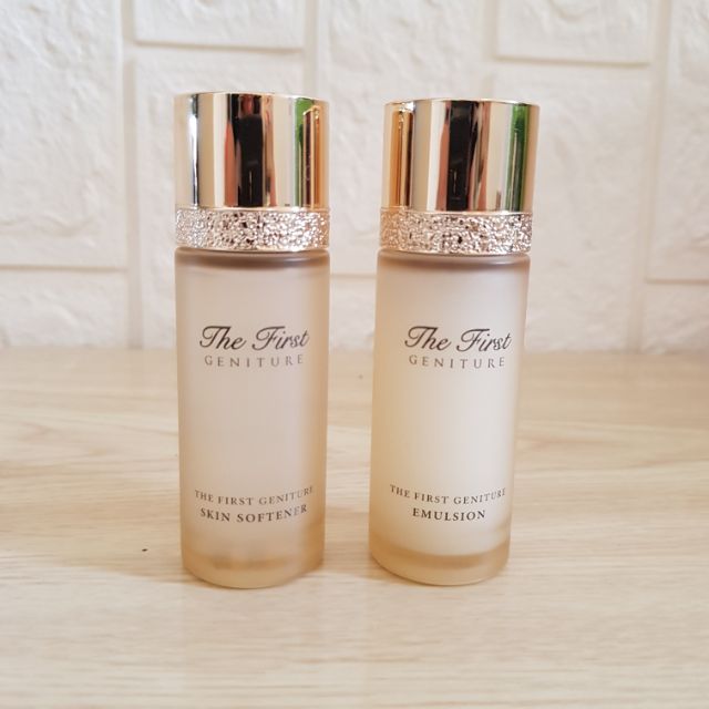 Cặp Nước Hoa Hồng Và Sữa Dưỡng Tái Sinh Ohui The First