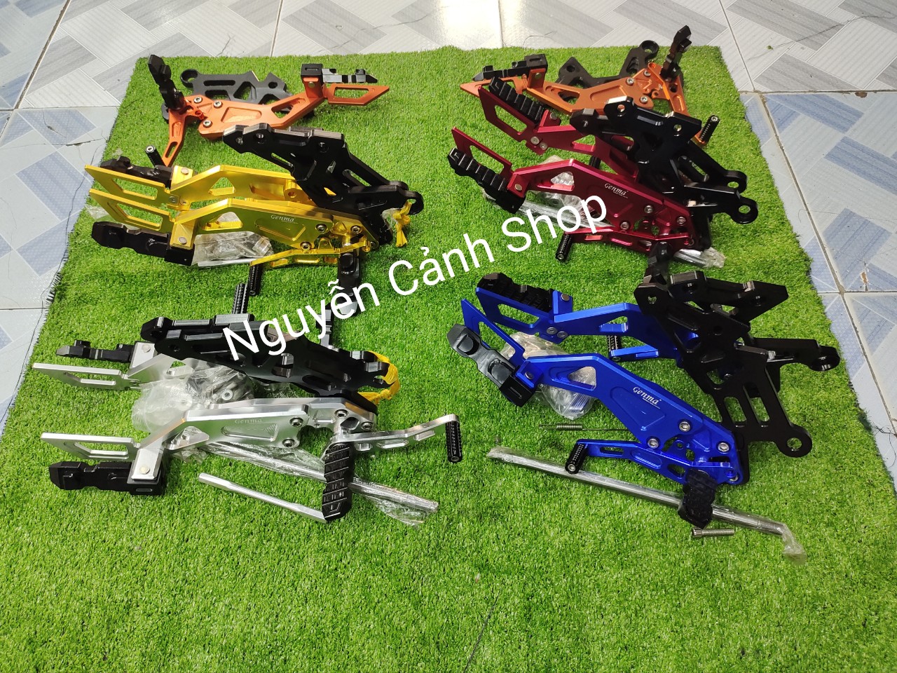 số gãy exciter 150 hai người,màu sắc ngẫu nhiên