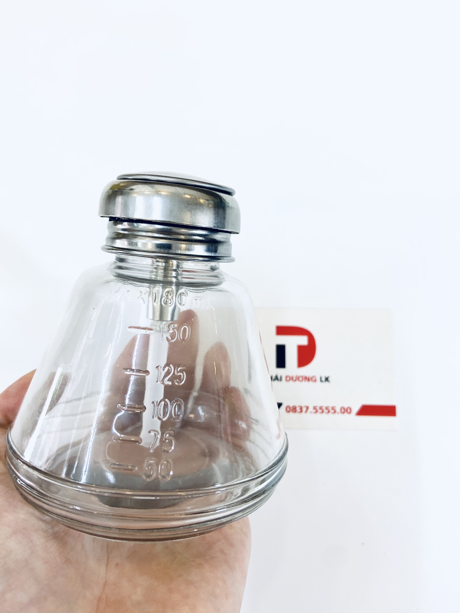 Bình sứ đựng xăng thơm