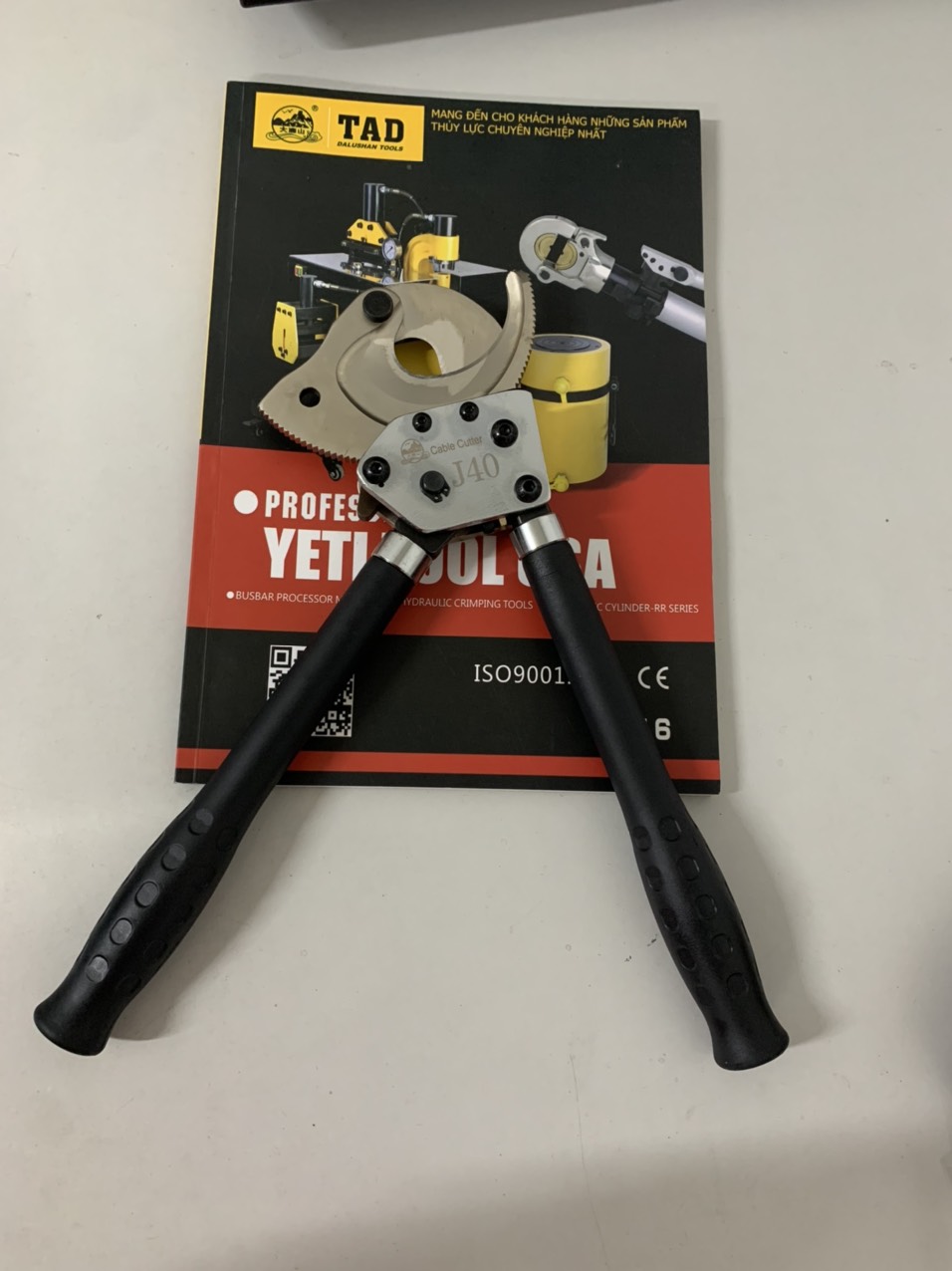 Kìm cắt cáp nhông J40