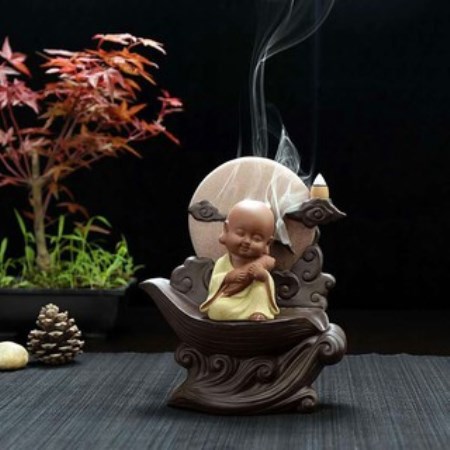 Thác khói trầm hương chảy ngược, thác khói xông trầm hương chú tiểu tựa trăng