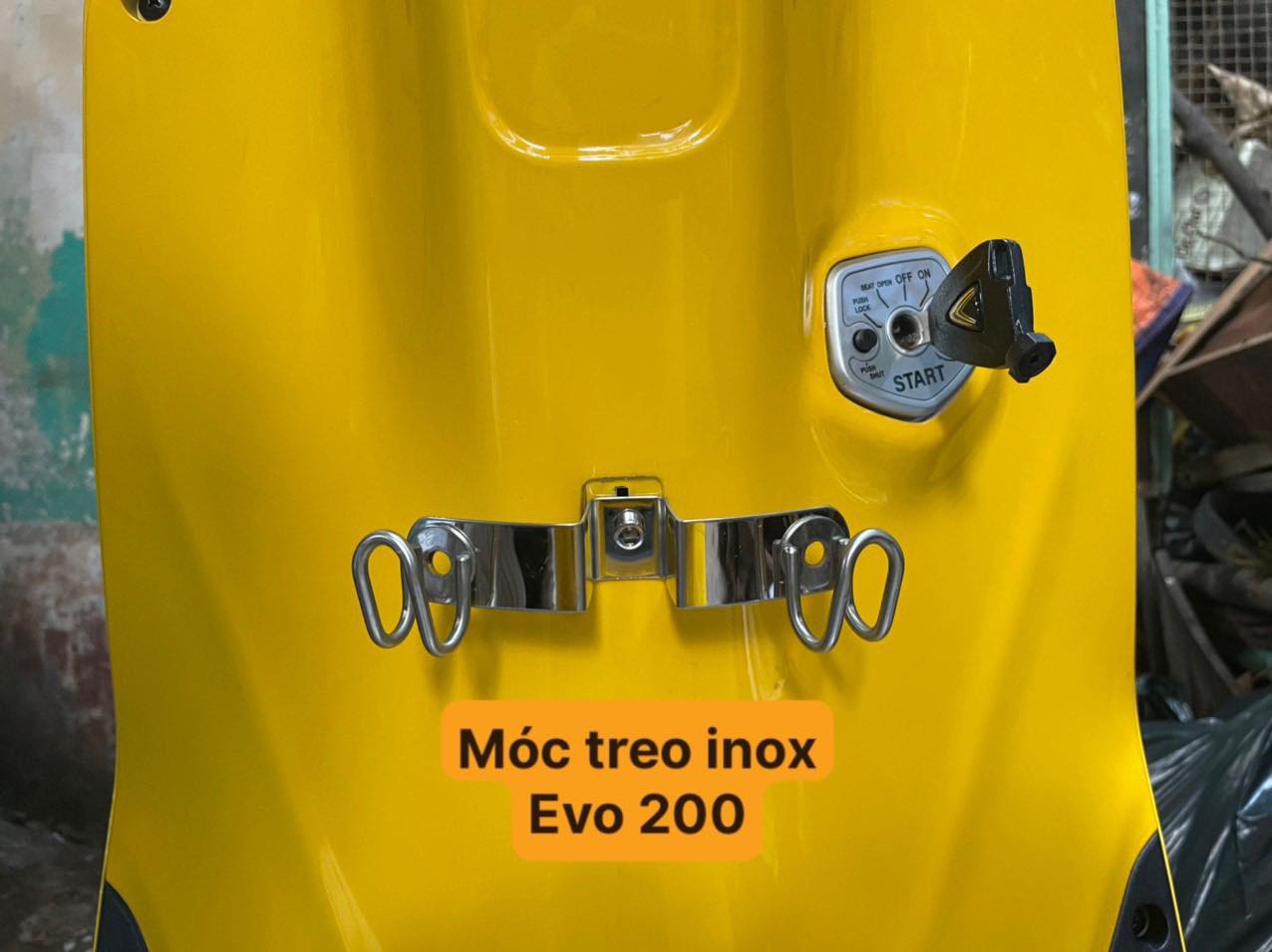Móc treo đồ xe vinfast evo 200 inox