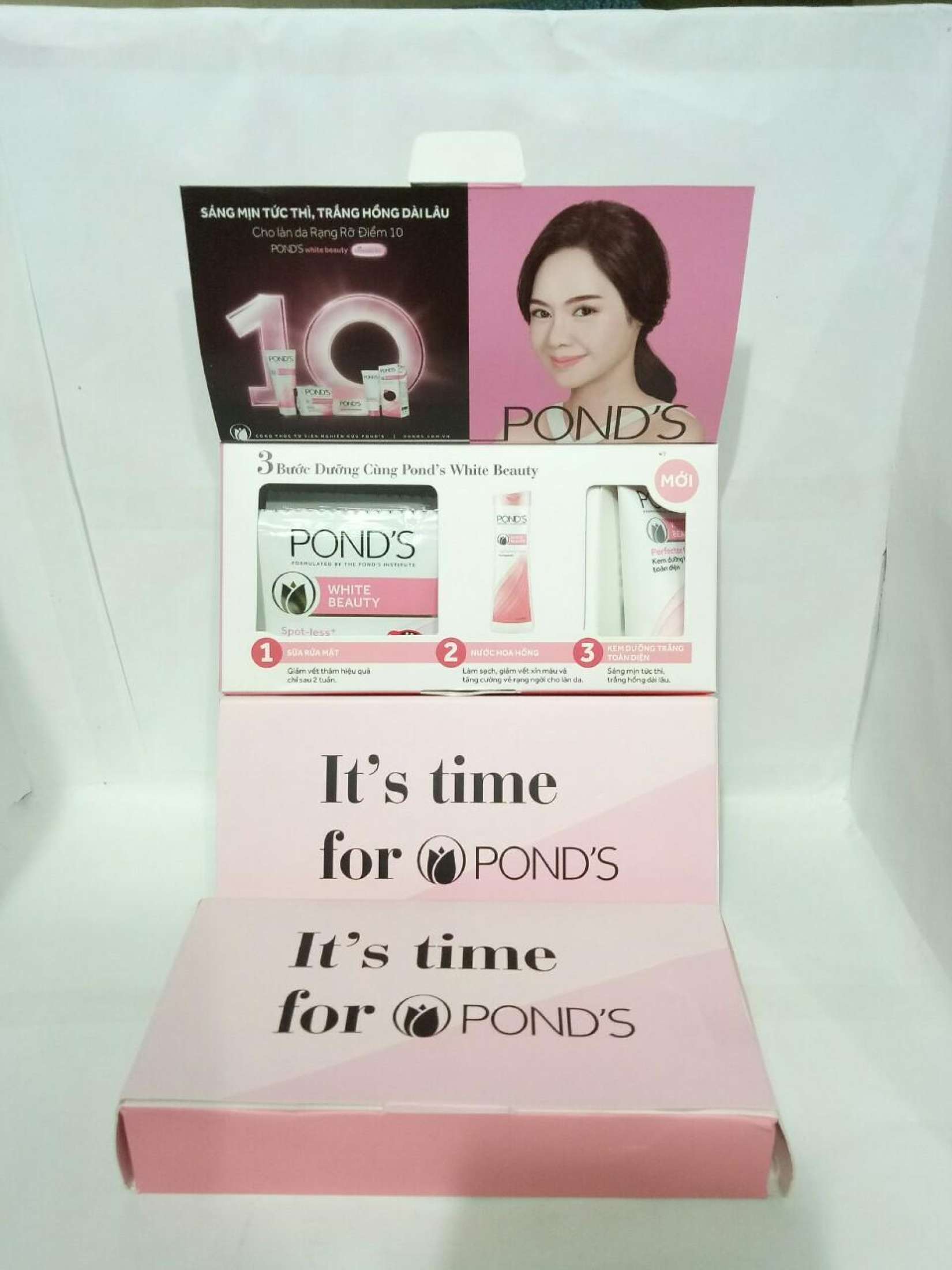 Combo 3 hộp pon d trang hong toàn diện bao gồm: 12 gói sua rua mat + 3 tuýp kem duong trang toàn diện + tặng 5 gói sữatắm