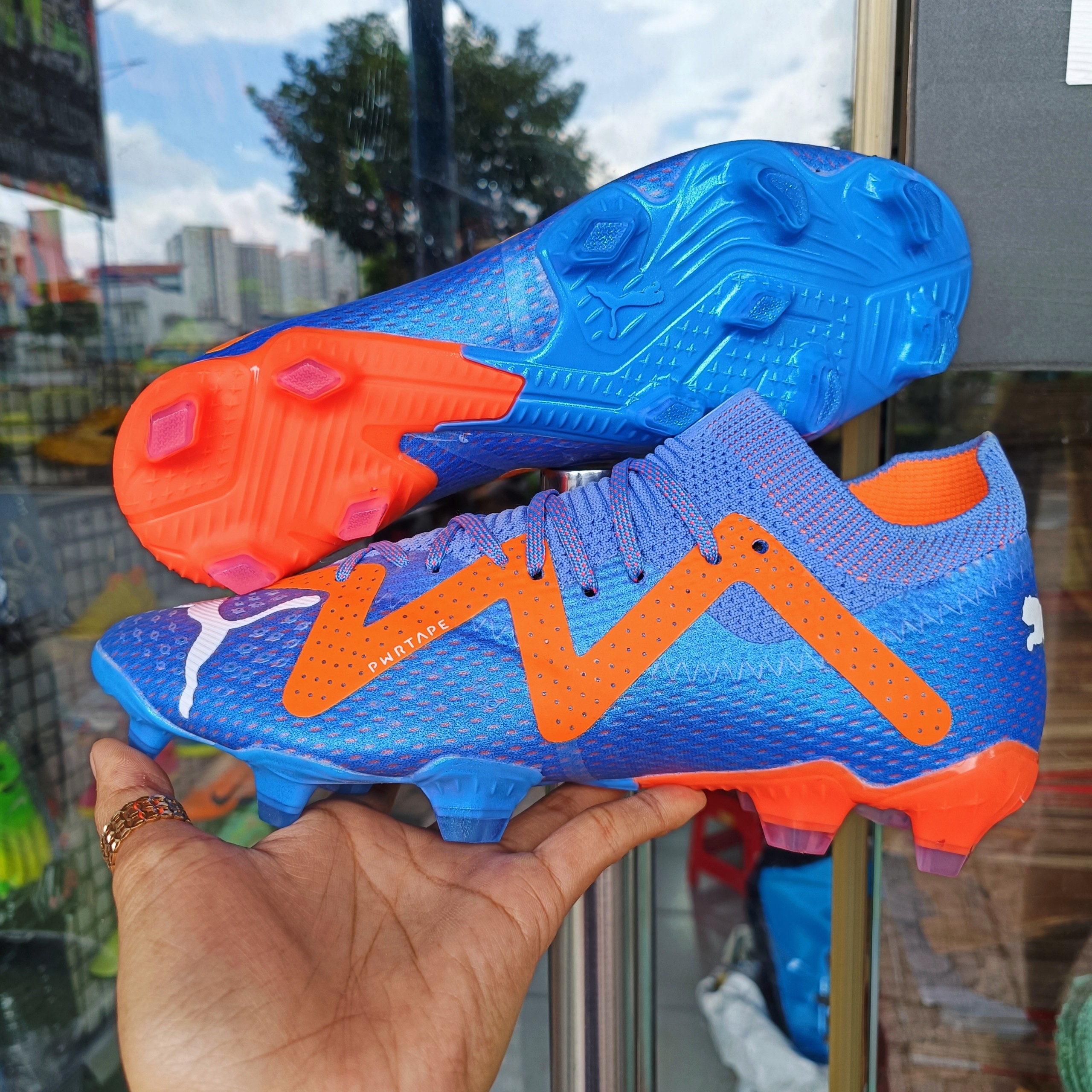 Giày đá bóng puma future ultimate cage fg Tặng Túi rút+ tất + hộp )
