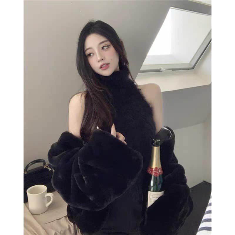 Áo len yếm sát nách hở lưng