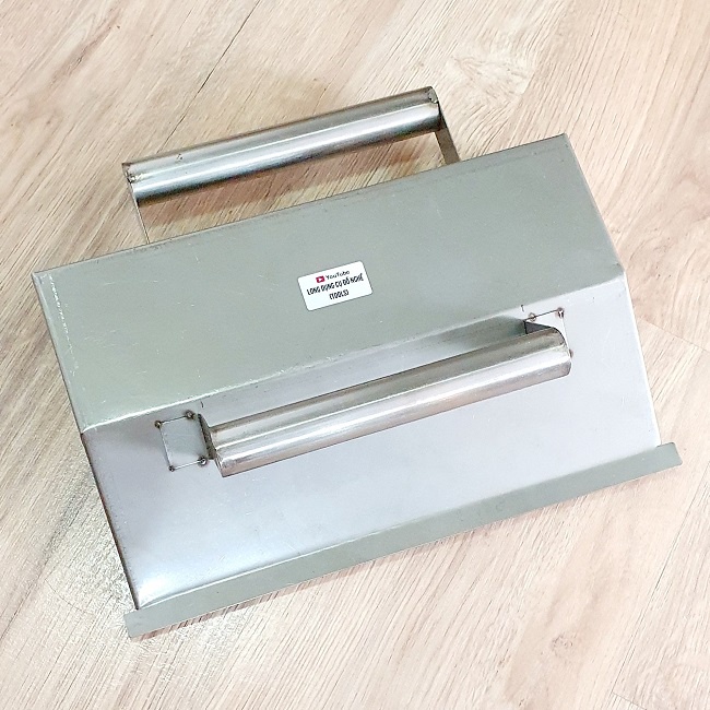 Máng trát hồ xây tô 2 tay cầm chất liệu inox kích thước 32x26x12cm chuyên nghiệp tiện lợi cho xây dựng