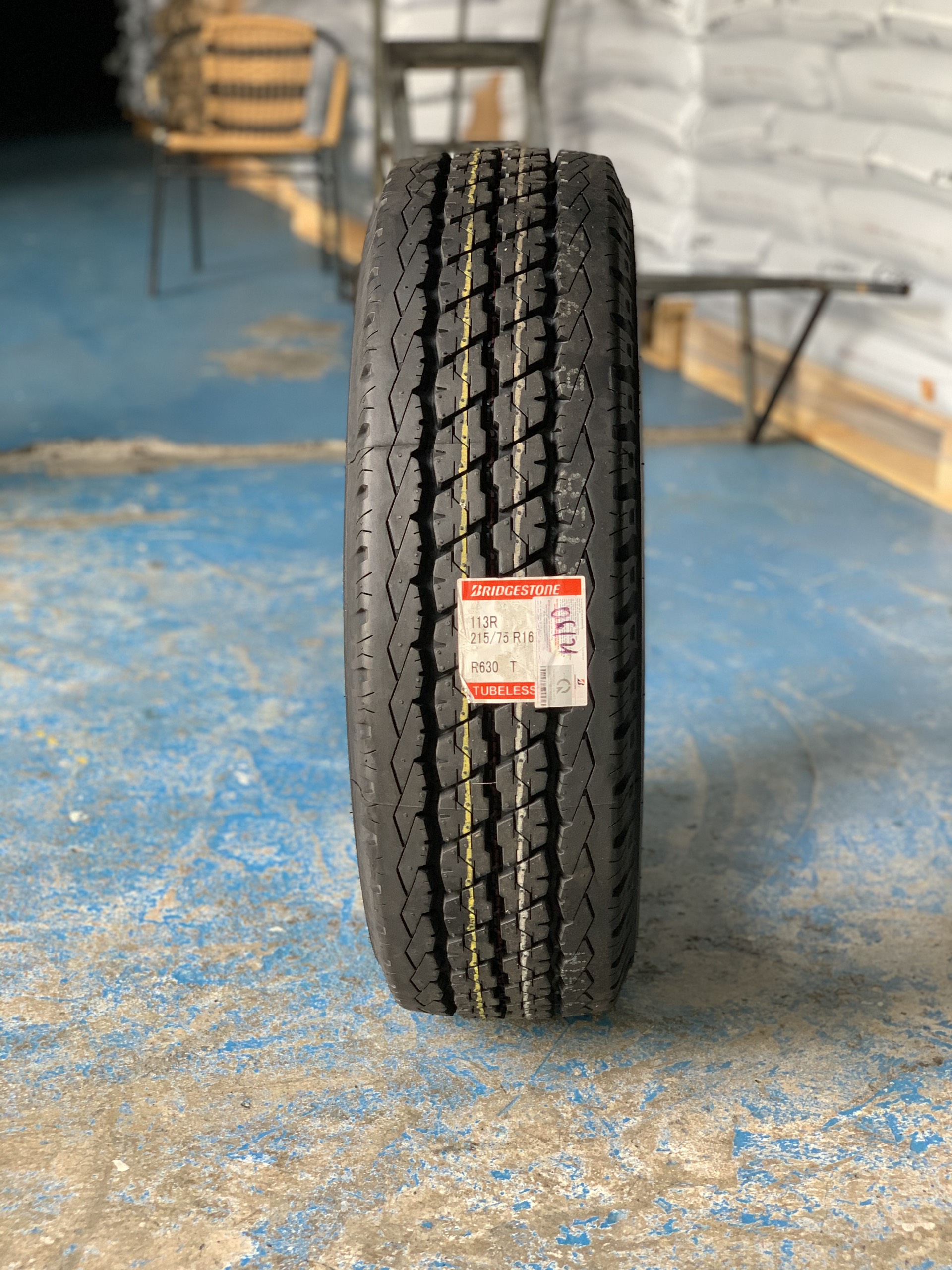 Lốp bridgestone 215/75r16 r630